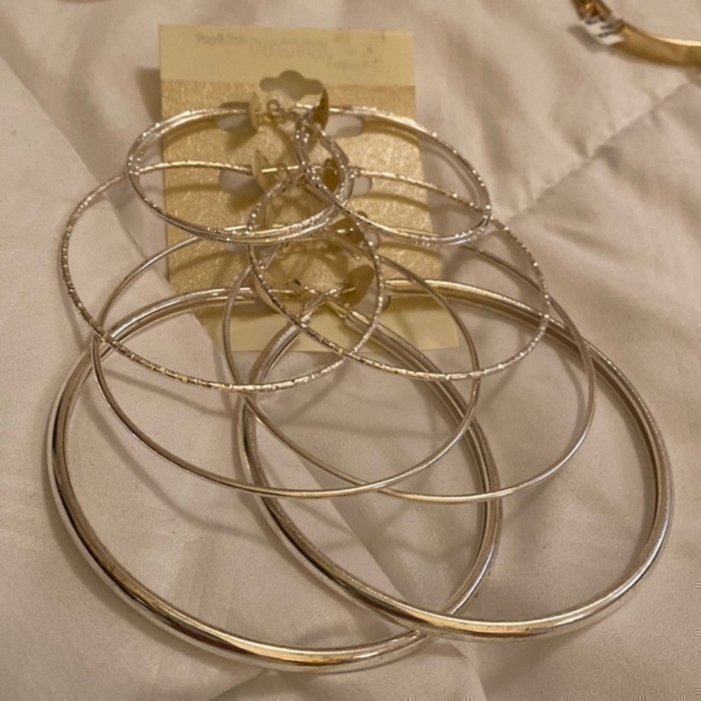 4 sets Silver hoops earrings , new